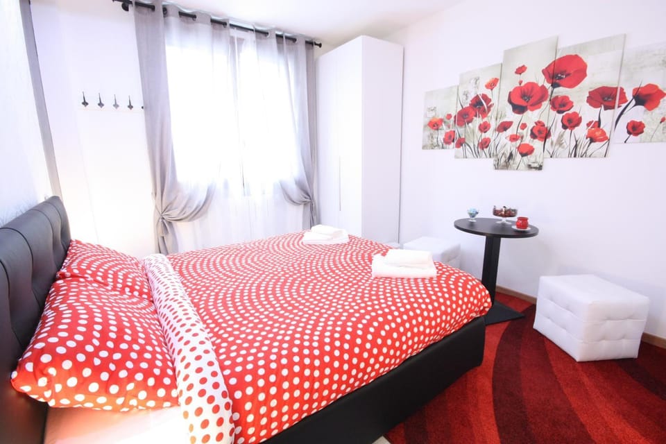 Black and White Bed and Breakfast in Lombardy