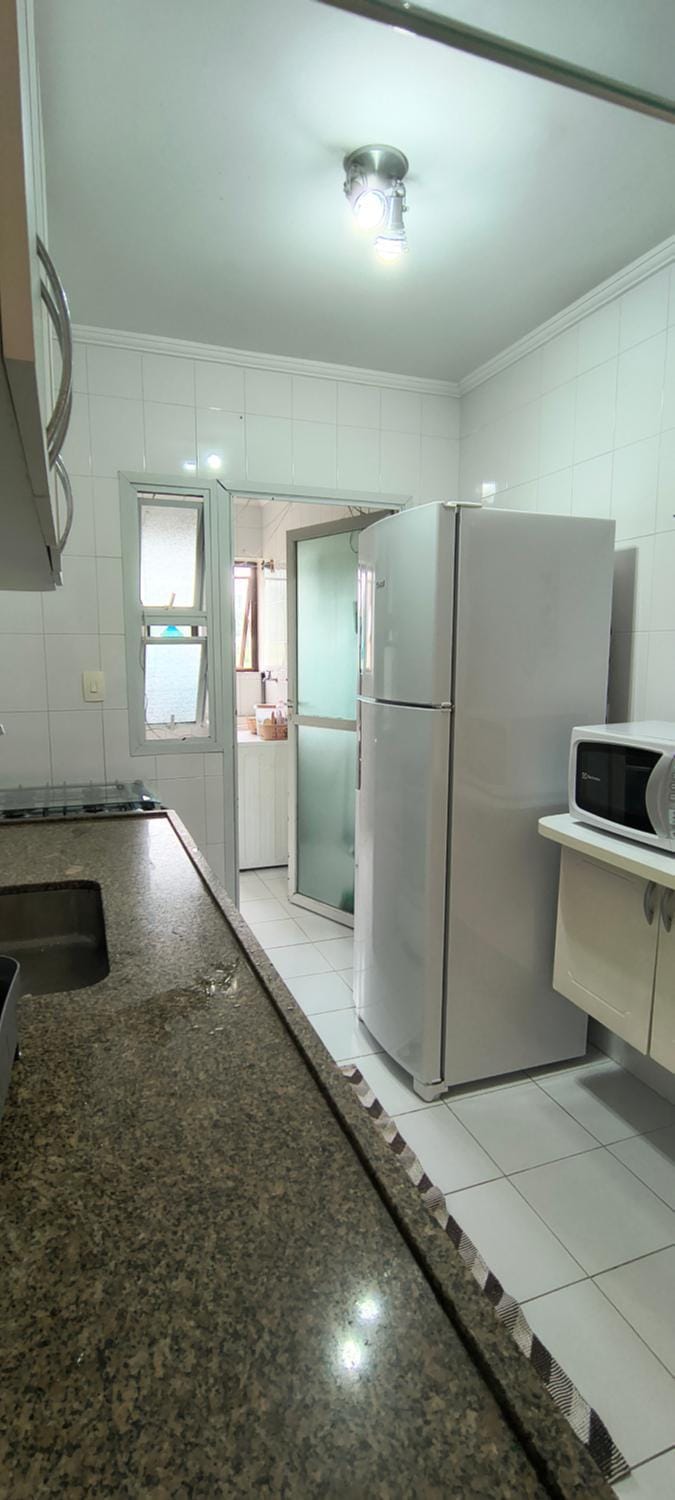2-bedroom apartment, 100 meters from the beach and shops Apartment in State of São Paulo