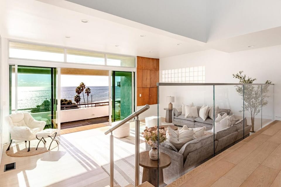 Gorgeous Malibu Retreat with #Instaworthy Ocean Views House in Topanga