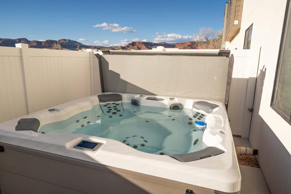 Townhome close to Zion Bryce & Grand Canyon House in Kanab