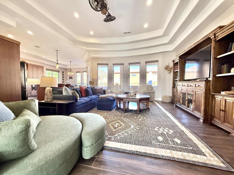 TV and multimedia, Living room, Seating area