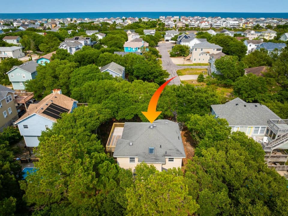 Secluded Oceanside Retreat Short Walk to Beach House in Corolla