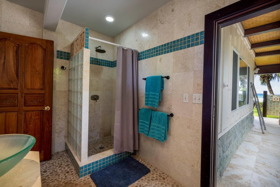 Shower, Bathroom, towels