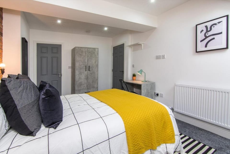 Bed, Bedroom