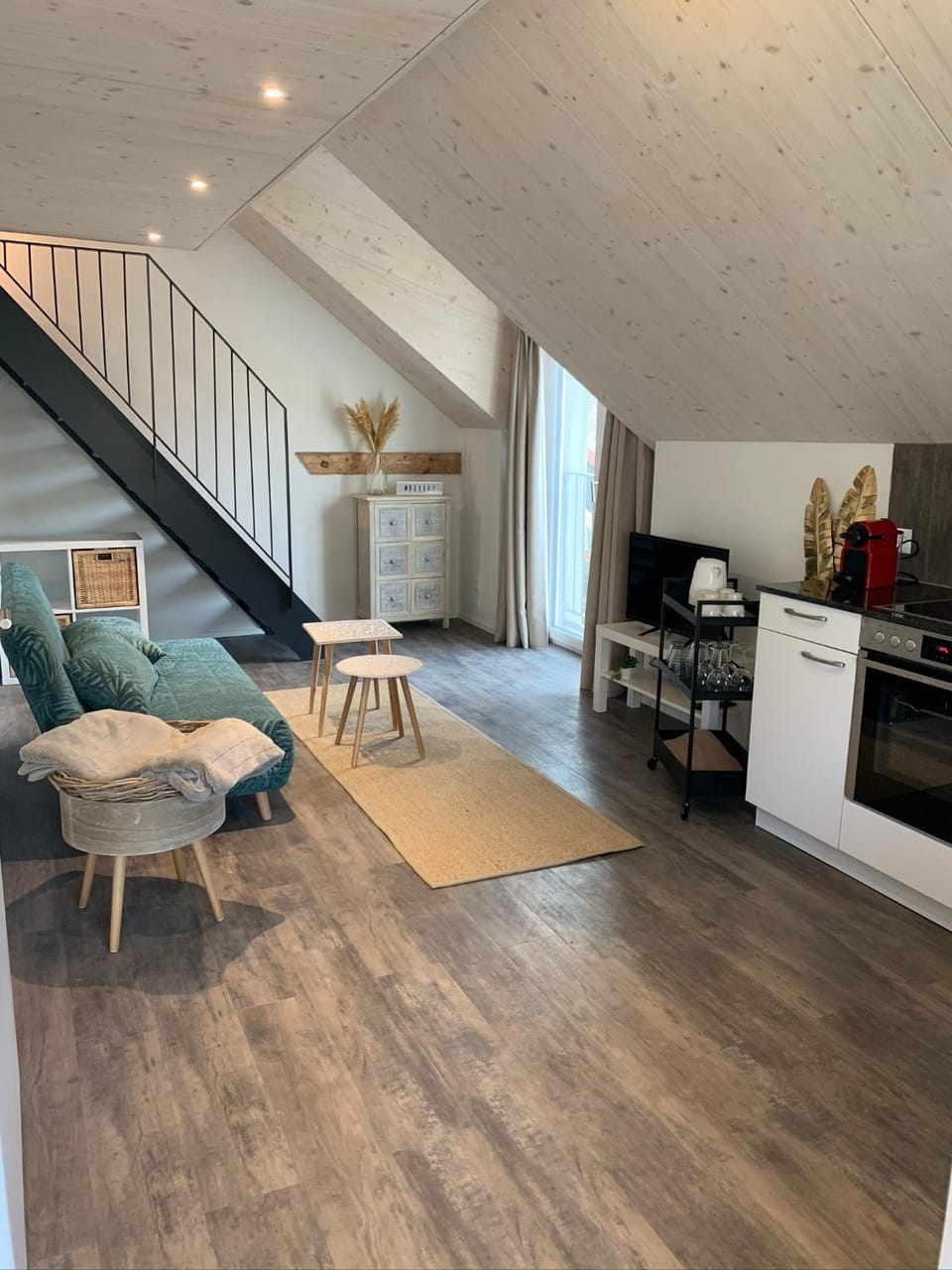 Kitchen or kitchenette, Living room, Seating area