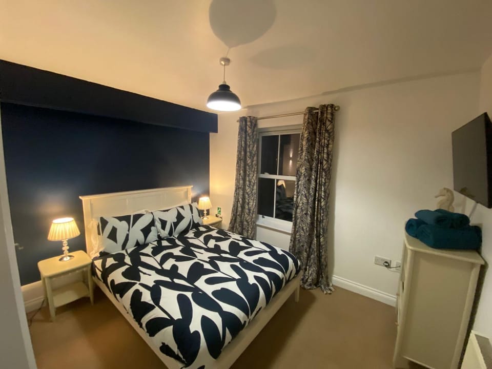Seaglass, The Bay - Filey Ground Floor Step Free Easy Access and Parking Apartment in Primrose Valley