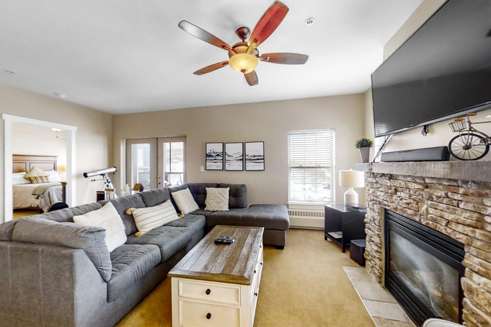 Base Camp One 316 Apartment in Granby