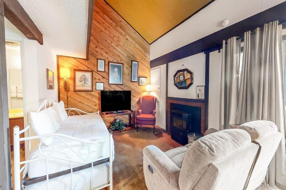 Hidden Valley 14 B Apartment in Mammoth Lakes
