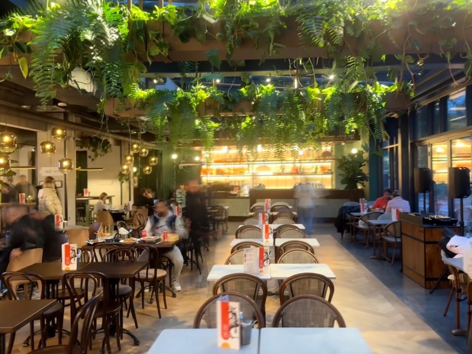 Restaurant/places to eat, Food and drinks
