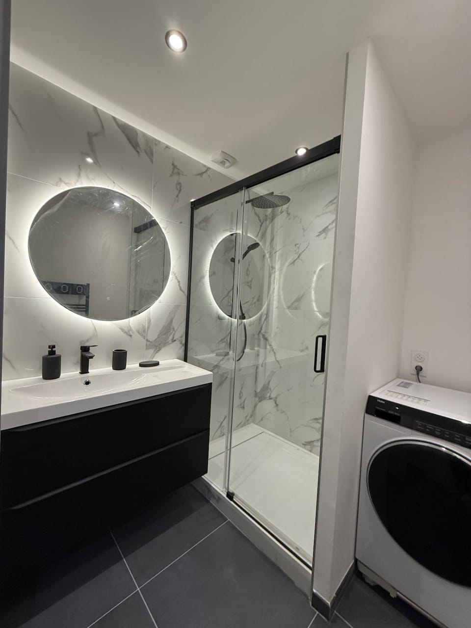 T2 neuf marbre et or - écran géant - Netflix Apartment in Brittany