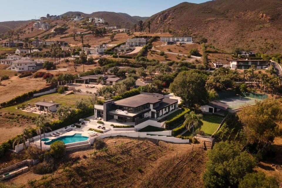 Malibu Coastal Paradise with Pool, Spa and Tennis Court House in Malibu