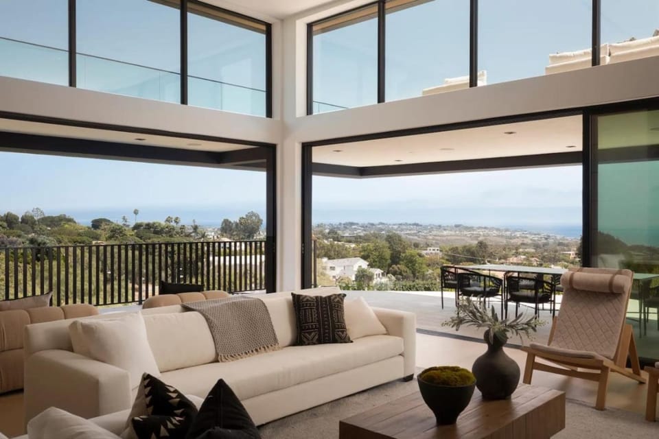Malibu Coastal Paradise with Pool, Spa and Tennis Court House in Malibu
