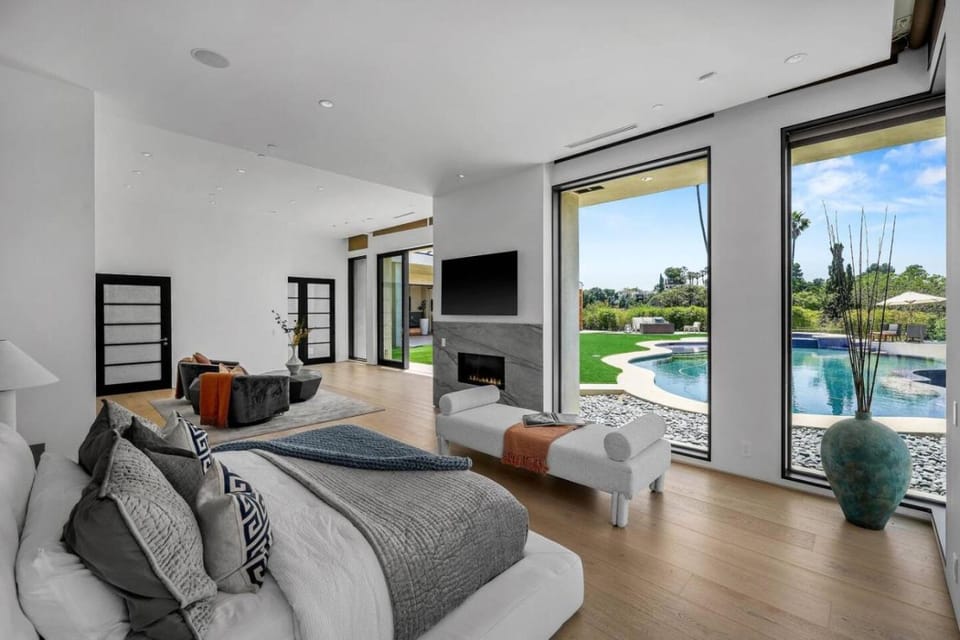 Prestigious 6BR BH Mansion W. Pool, Theatre, Views House in Beverly Hills