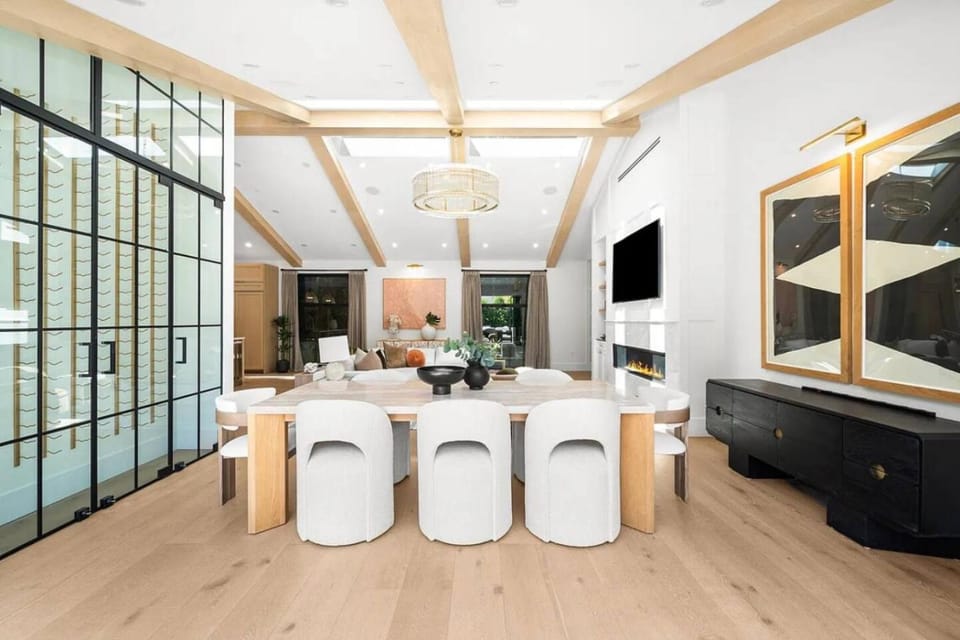 Stunning 6BR Laurel Canyon Estate with Pool and Jacuzzi House in Hollywood