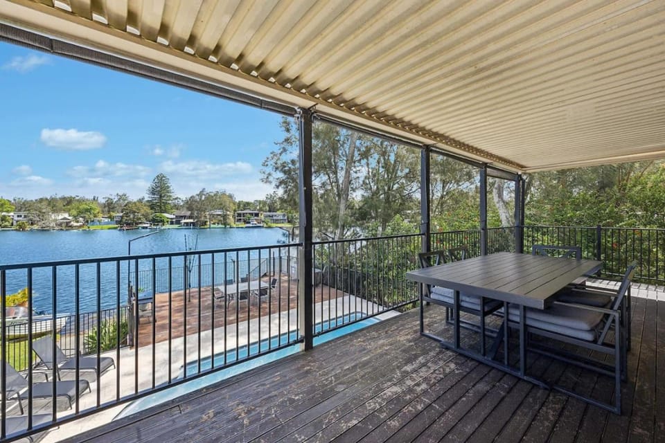 Balcony/Terrace, River view, Swimming pool