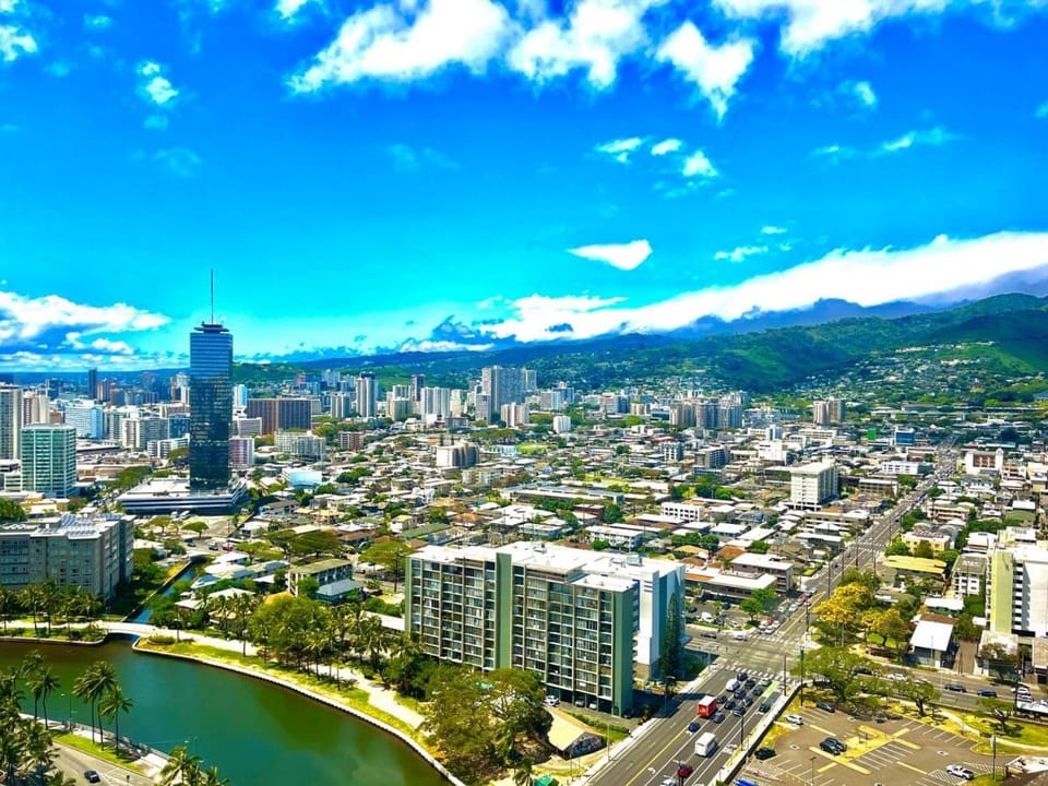 Skyline Island Stay - Two Adjoining Studios Apartment in McCully-Moiliili