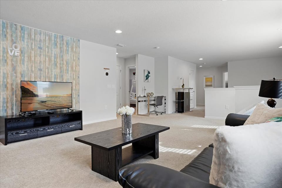 Bright Resort 7BR Home Pool Near Disney Villa in Four Corners