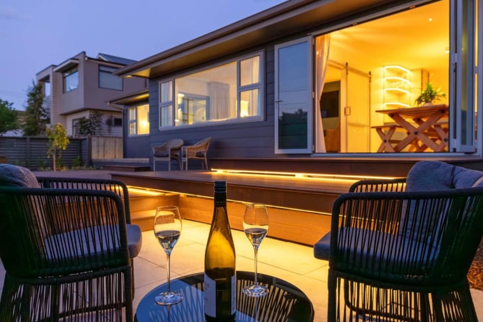 Memories - stunning relaxation near lake with private hot tub House in Taupo