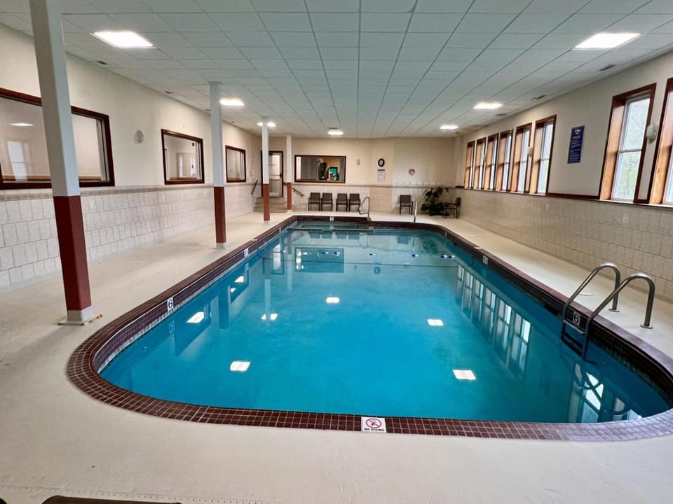 Swimming pool, Swimming pool