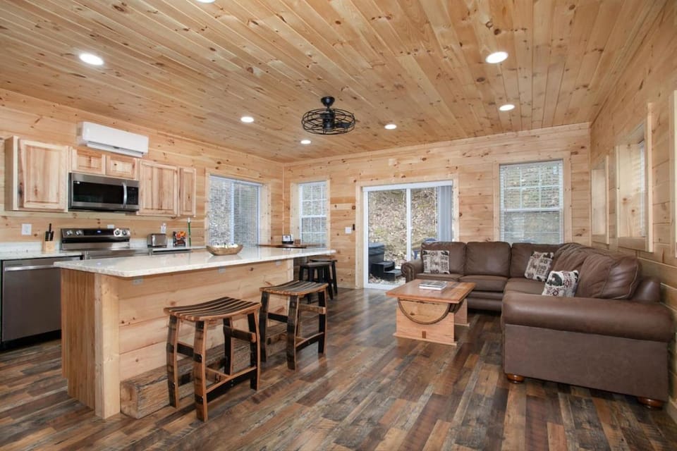 Whiskey Duo 2 Cabins SidebySide HotTubs Firepit Cabin in Sevierville