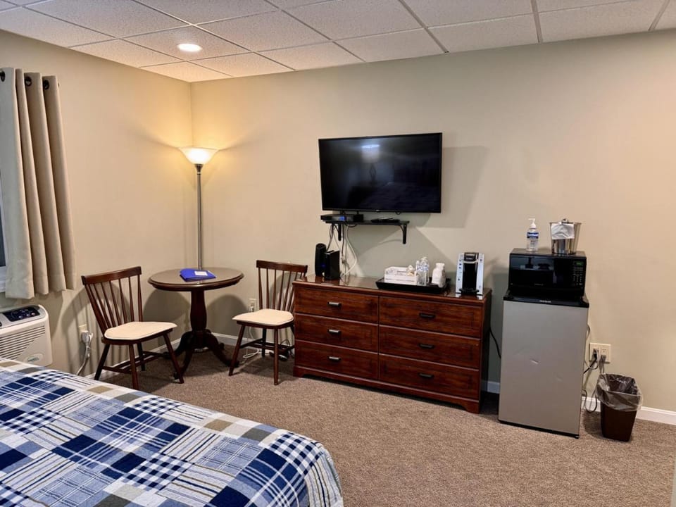 TV and multimedia, Coffee/tea facilities, Dining area