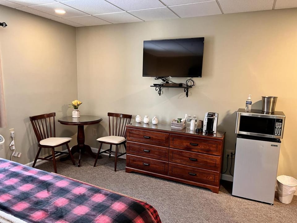 TV and multimedia, Coffee/tea facilities, Dining area, Bedroom