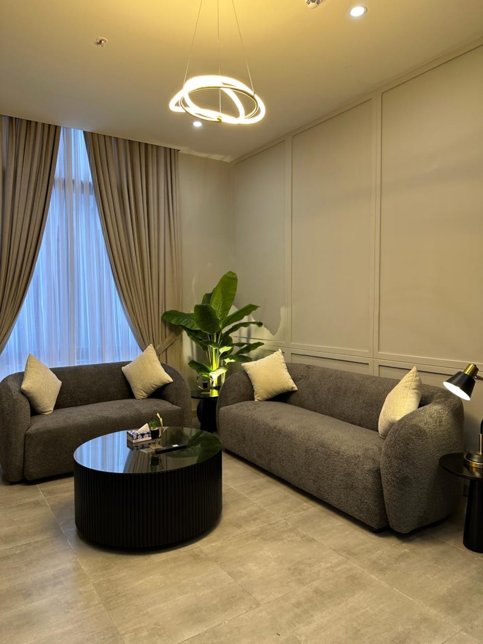 Luxury 2-Bedroom Apartment with Balcony Skypark One Gulberg Greens Islamabad Apartment hotel in Islamabad