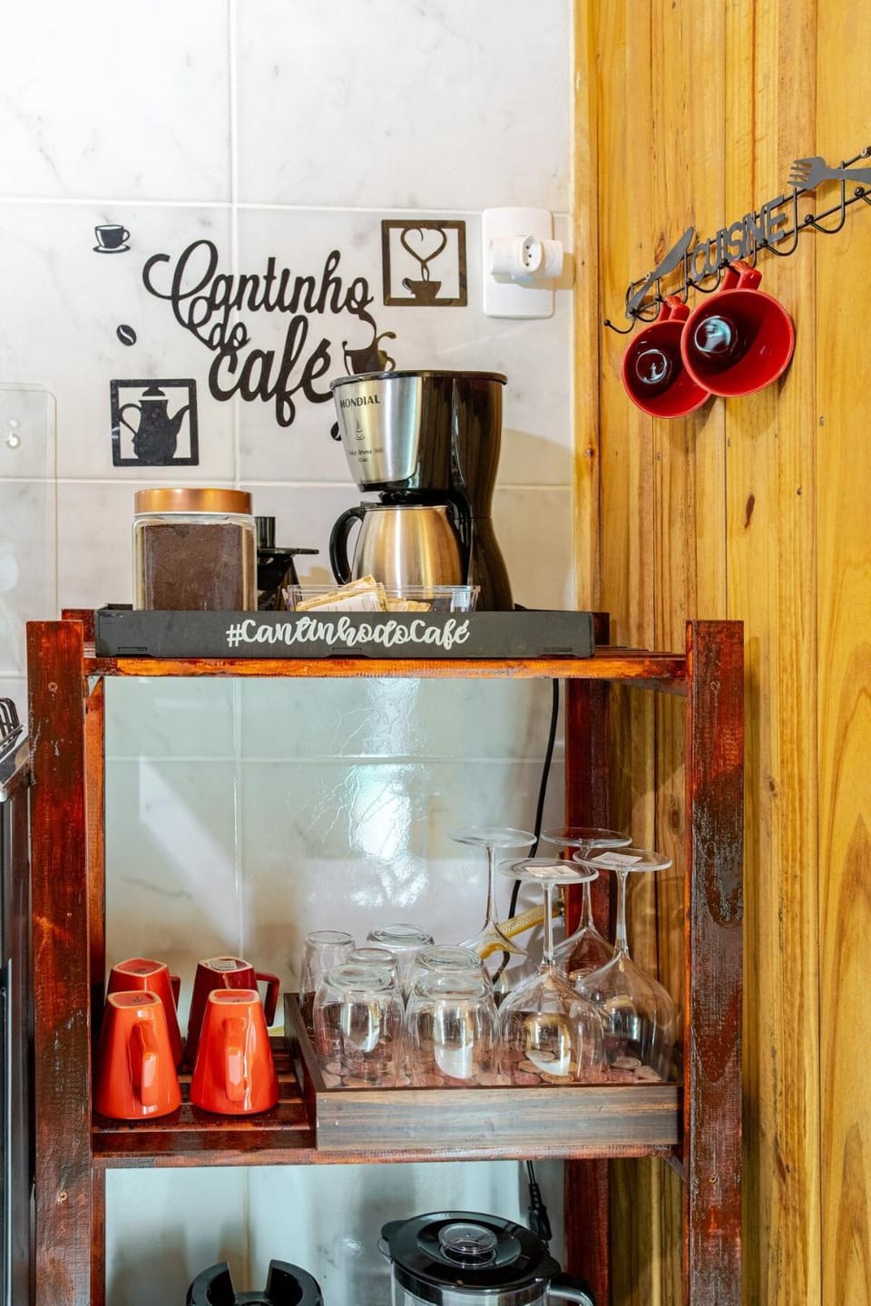 Coffee/tea facilities, toaster