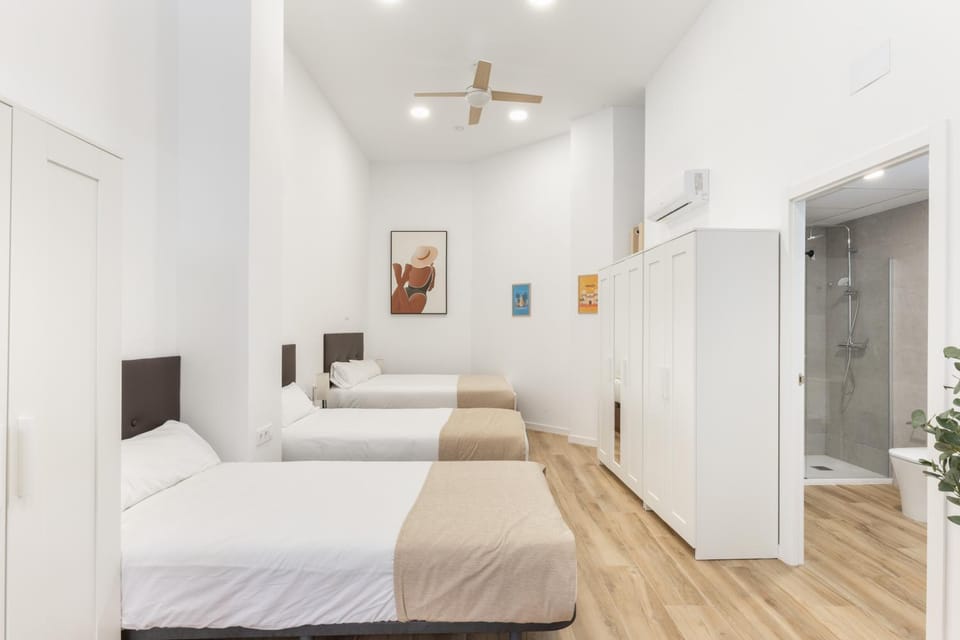 Photo of the whole room, Bedroom