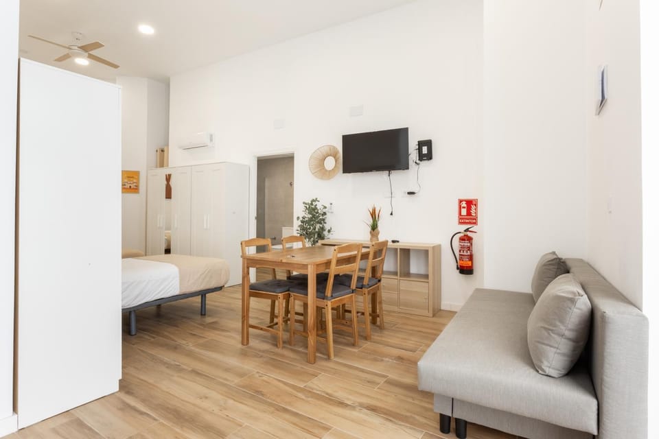 TV and multimedia, Dining area