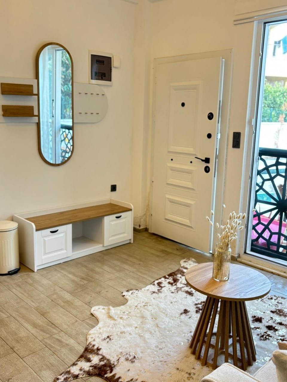 Bright Modern Flat - Pool & Garden Near Shops Apartment in Fethiye