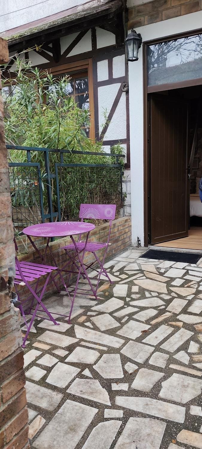 Studio propre disponible Apartment in Île-de-France