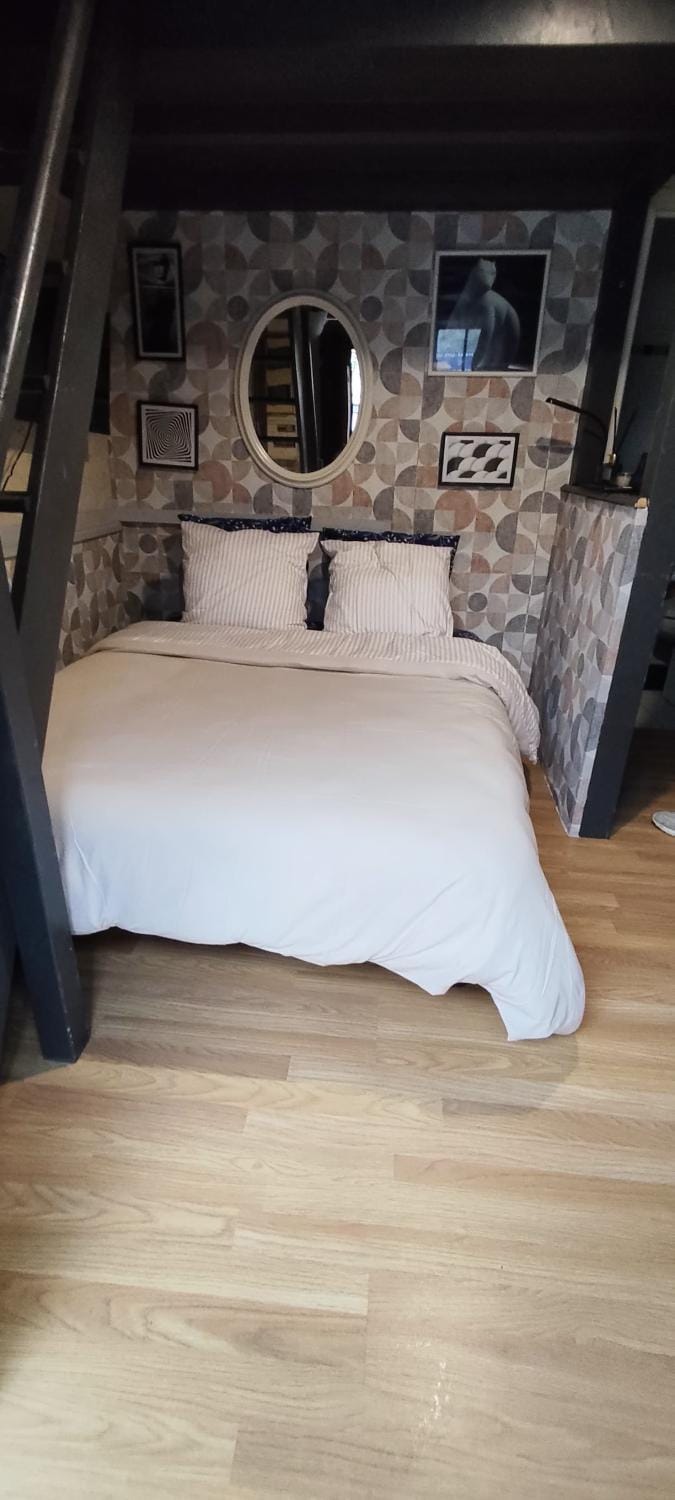 Studio propre disponible Apartment in Île-de-France