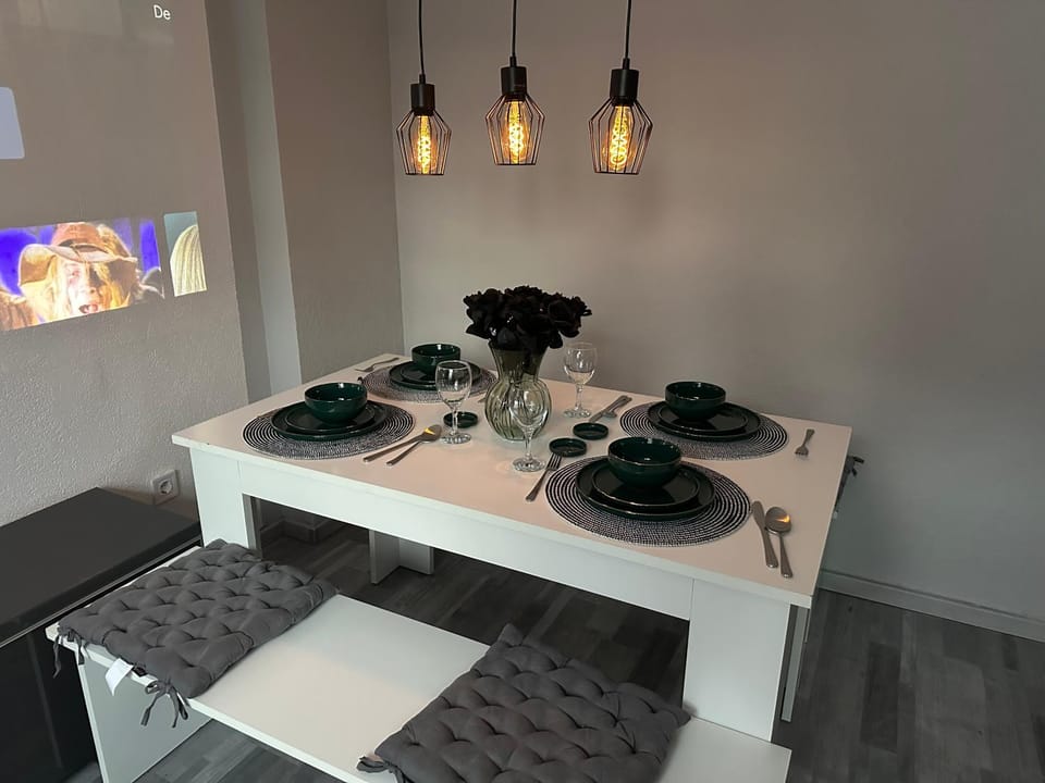 Living room, Dining area