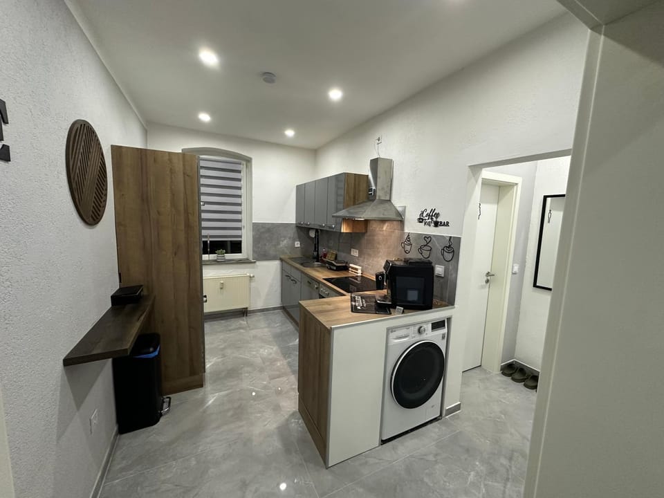 washing machine, dryer, kitchen