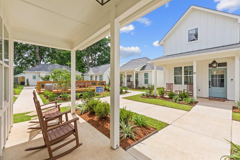 New Ace Cottage - King Bed - Loft - Sports Complex House in Broussard