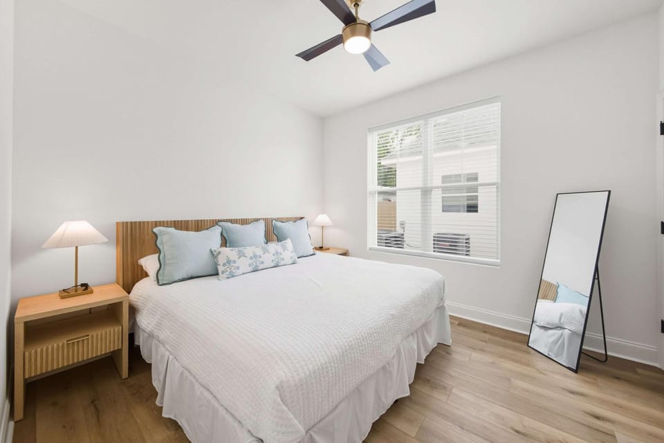 New Ace Cottage - King Bed - Loft - Sports Complex House in Broussard