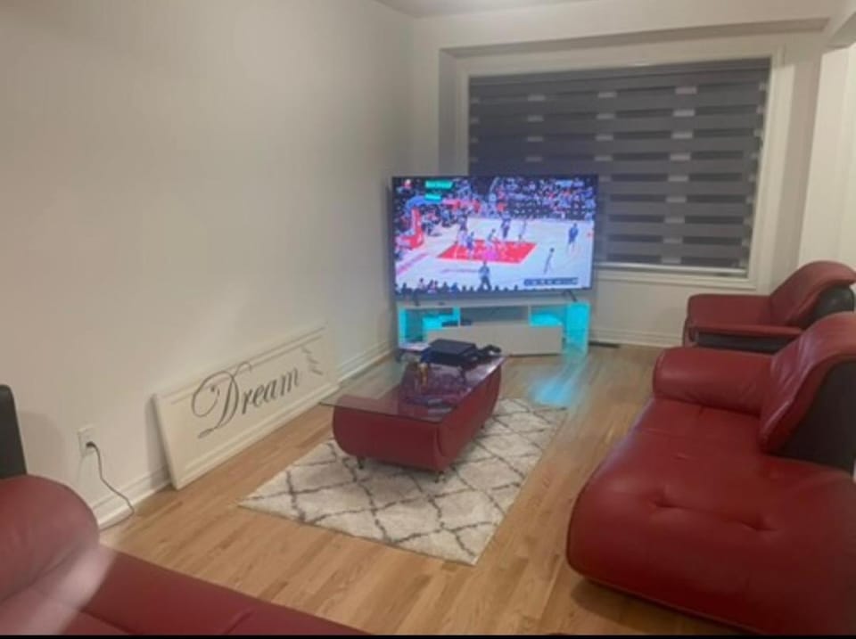 Budget Friendly Home Vacation rental in Oshawa