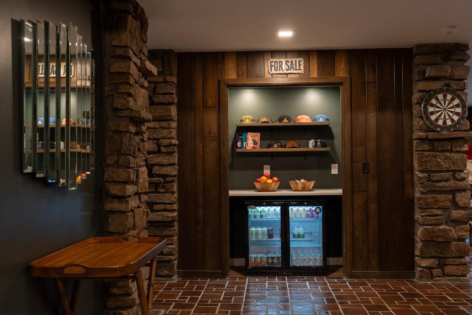 Communal lounge/ TV room, Food and drinks