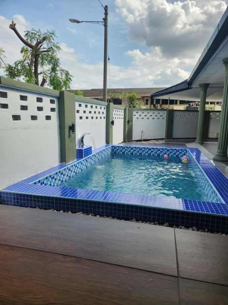 Pool view, Swimming pool