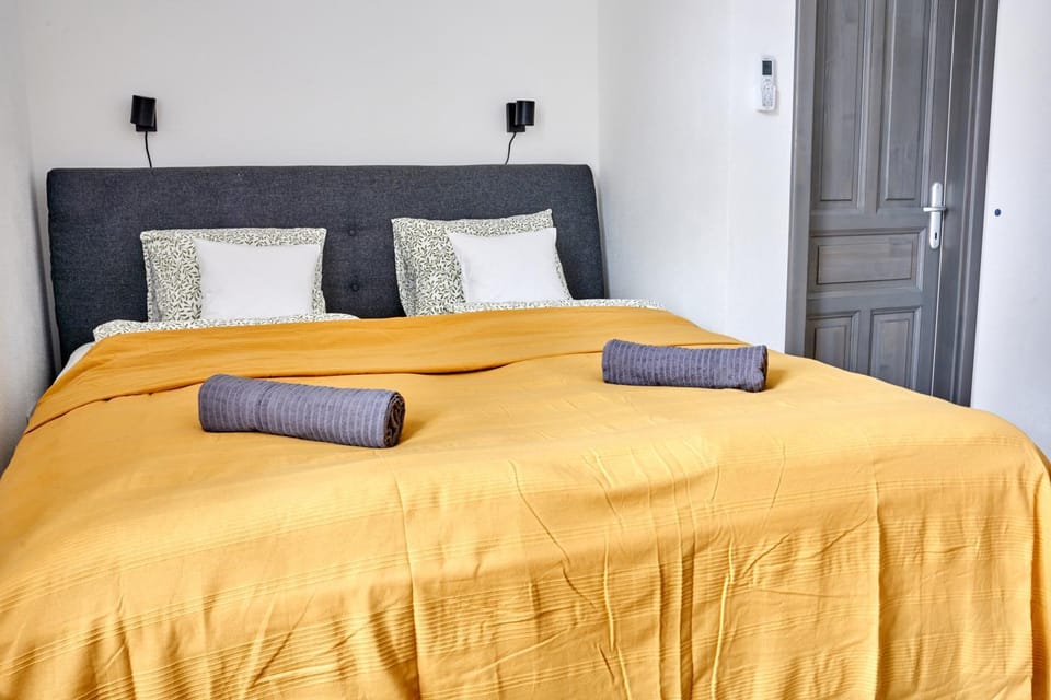 Bed, Bedroom