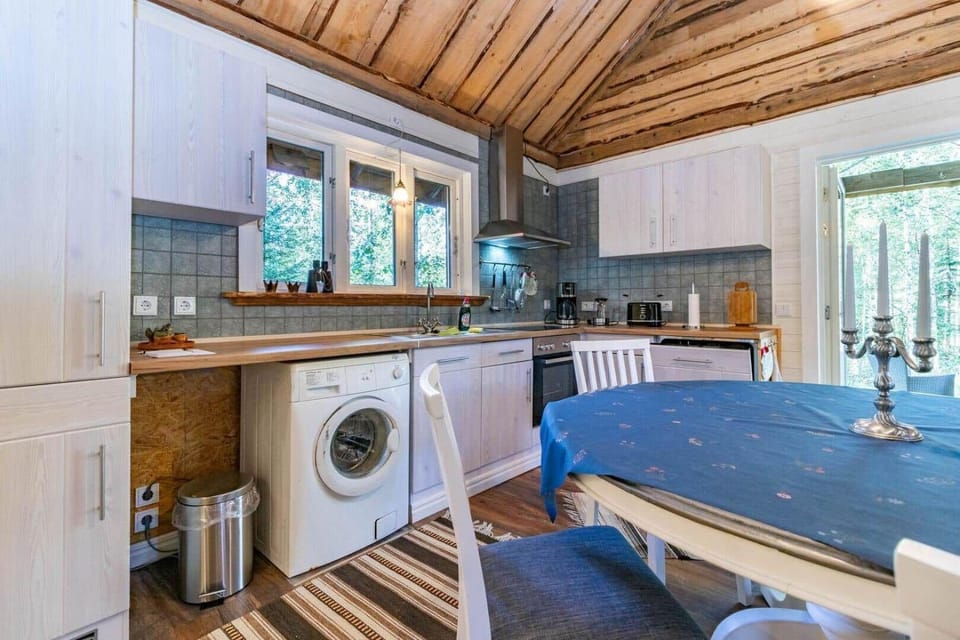 VAR103-Sunne-Norra-Hoejden-21 House in Sweden