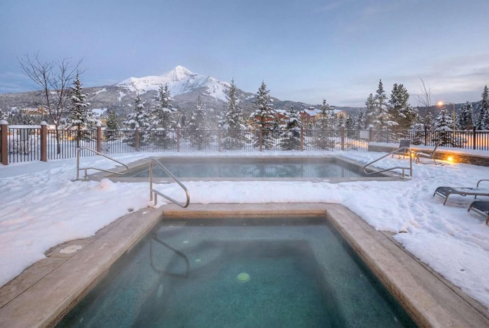 Big Sky Base Camp Fireplace Views & Hot Tub House in Big Sky