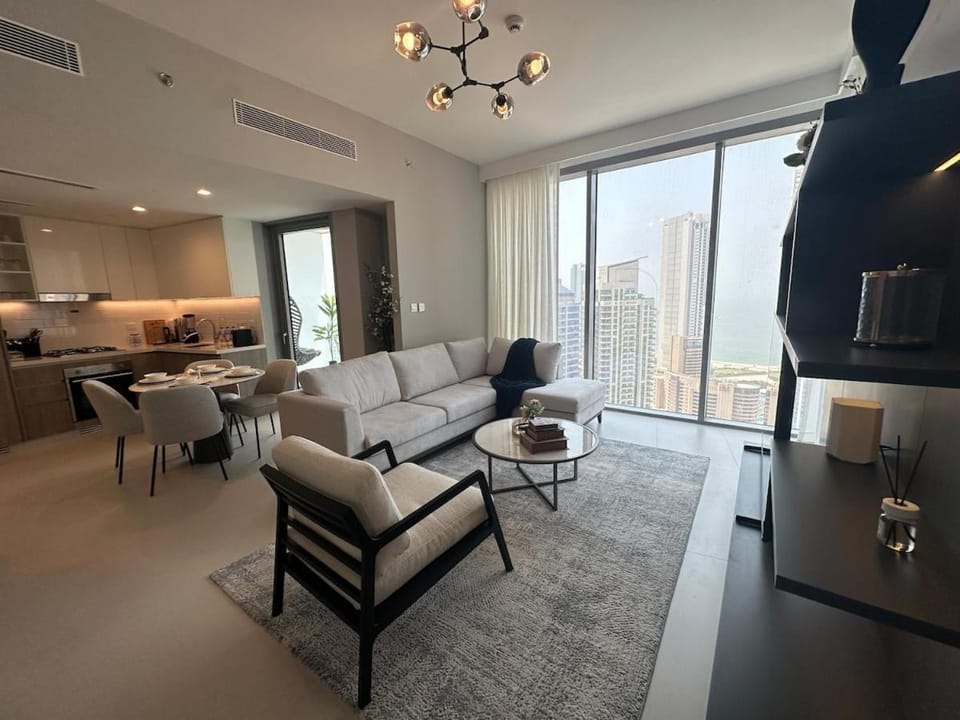 Royal suite at Liv marina views House in Dubai