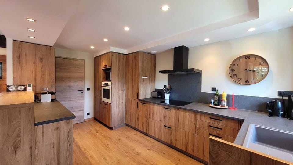 Résidence Les Ambrezales - Grand Chalet prox immédiate centre : 12 personnes MAE-4773 Chalet in Les Gets
