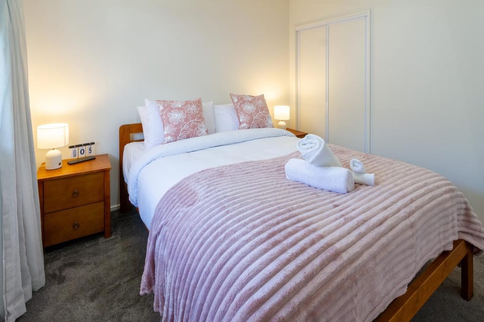 Bed, Photo of the whole room, Bedroom, towels, wardrobe
