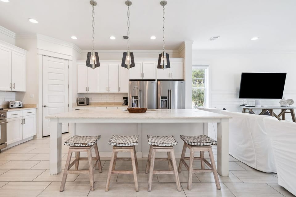 Kitchen or kitchenette, Dining area, kitchen