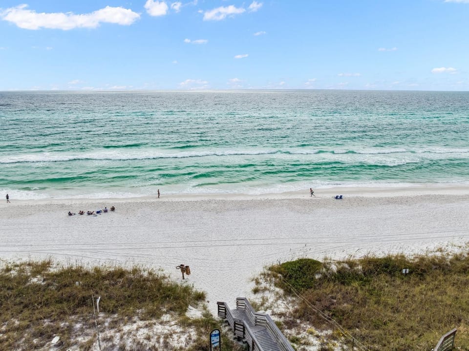 Neighbourhood, Beach