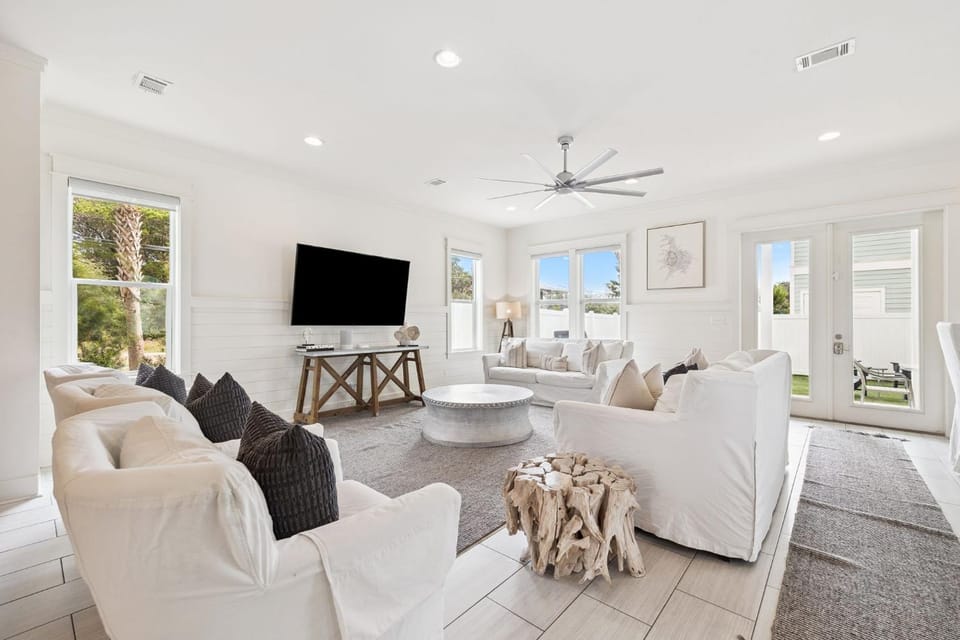 Patio, TV and multimedia, Living room