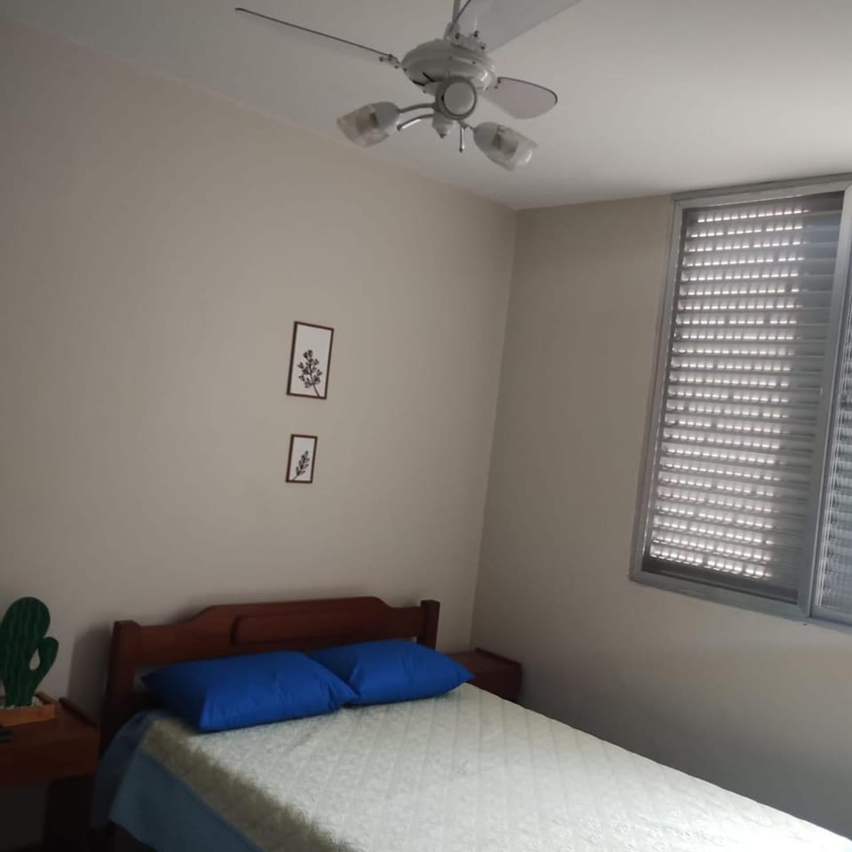 Apto a 100 mts da praia no Canto do forte com 1 vaga Apartment in State of São Paulo